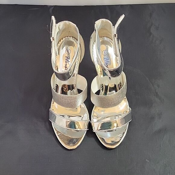 HERSTYLE GWINNIE 3-STRAPS VELCRO CLOSURE OPEN TOE SANDAL - Picture 4 of 12